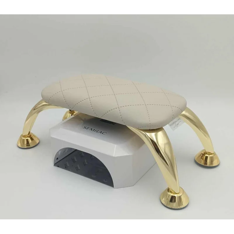 Podložka pod ruky na gelove nechty