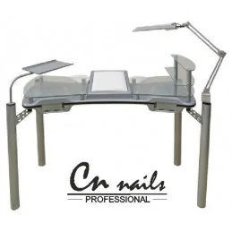 Plne vybavené nechtové štúdio Stolíky